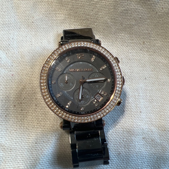 Watch - Picture 2 of 3